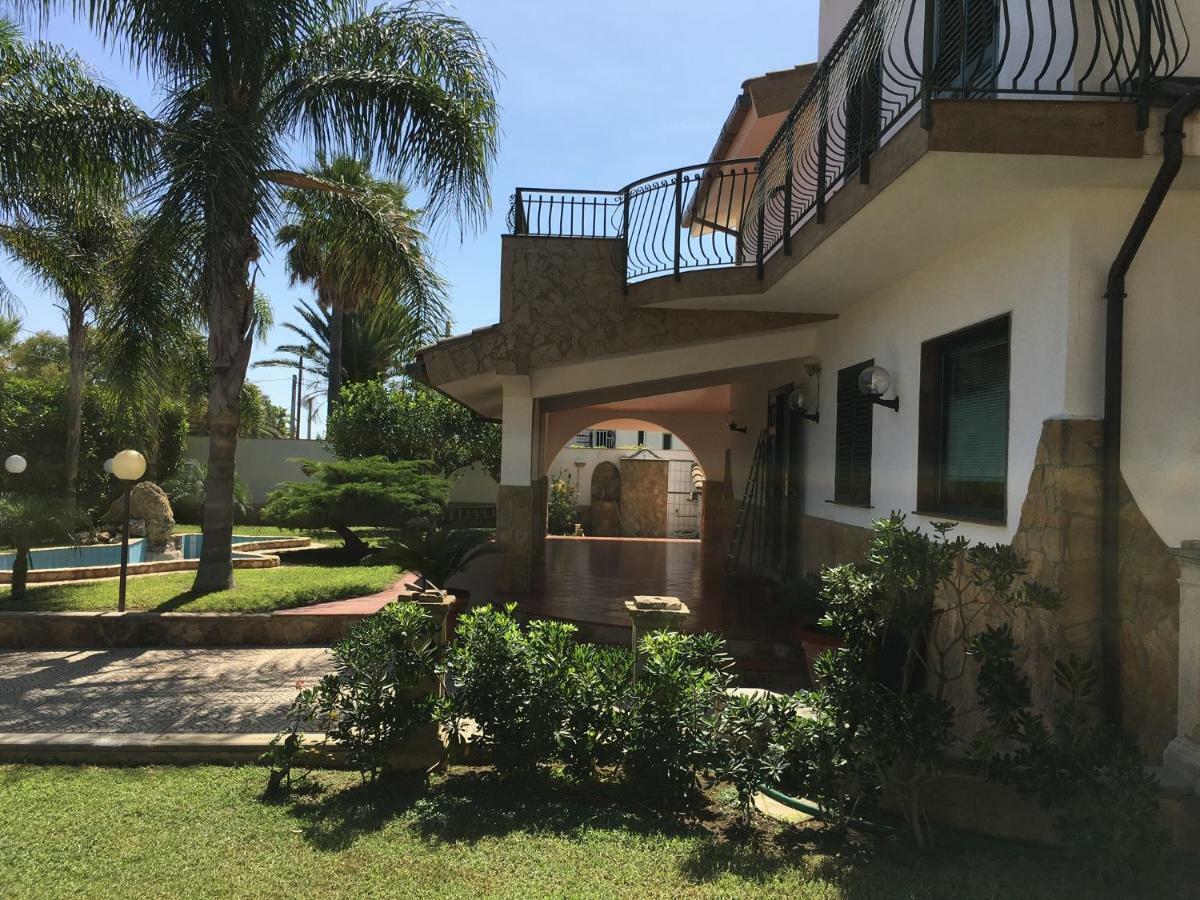 Villa Carlotta *